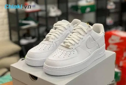 review gi&agrave;y Nike Air Force 1 về d&acirc;y gi&agrave;y