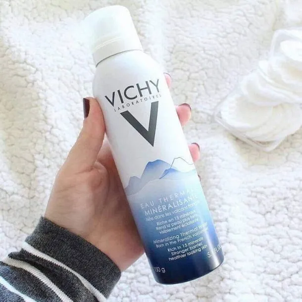 Xịt kho&aacute;ng cho da kh&ocirc; nhạy cảm Vichy Thermal Spa Water