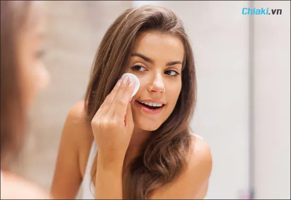 Lợi &iacute;ch của việc tẩy trang khi d&ugrave;ng kem chống nắng