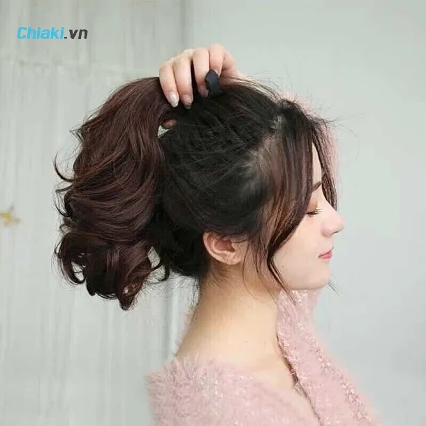 T&oacute;c layer medium length buộc cao
