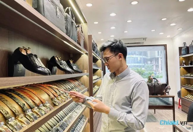 Lựa chọn những chiếc thắt lưng da cao cấp từ c&aacute;c thương hiệu m&agrave; bạn trai y&ecirc;u th&iacute;ch