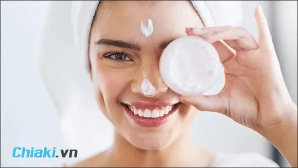 c&aacute;c bước make up c&oacute; kem chống nắng cần phải c&oacute; bước dưỡng ẩm