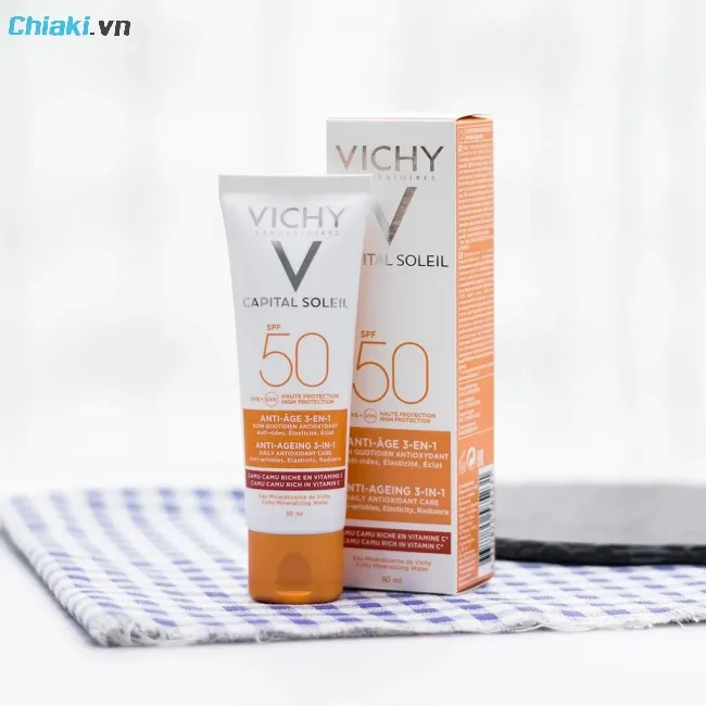 Kem chống nắng Vichy cho da dầu mụn Capital Soleil SPF 50 Anti-Age 3-in-1