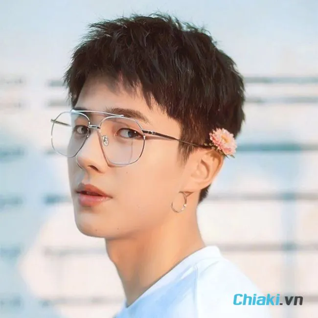 T&oacute;c layer nam đeo k&iacute;nh