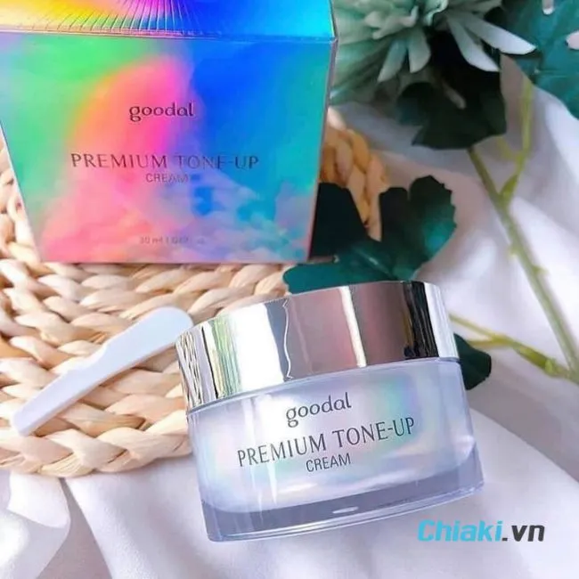 Kem dưỡng trắng da mặt cho da ngăm đen Goodal