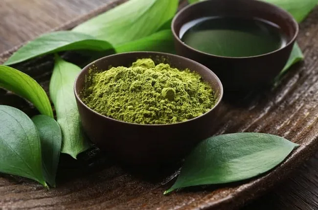 Mặt nạ tr&agrave; xanh trị mụn v&agrave; th&acirc;m