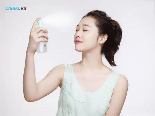 T&aacute;c hại của xịt kho&aacute;ng dưỡng ẩm cho da nhạy cảm