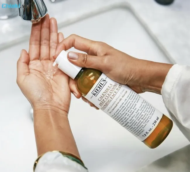 Sữa rửa mặt da hỗn hợp Kiehl&rsquo;s Calendula Deep Cleansing Foaming Face Wash