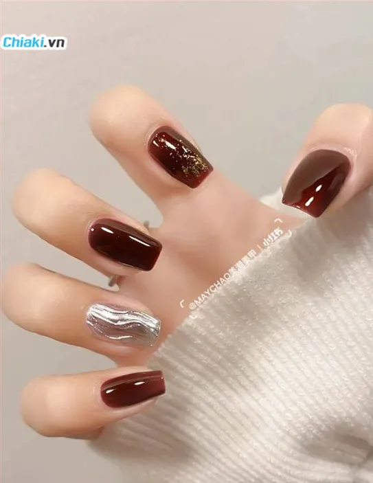 M&agrave;u n&acirc;u đỏ (Brownish Red)