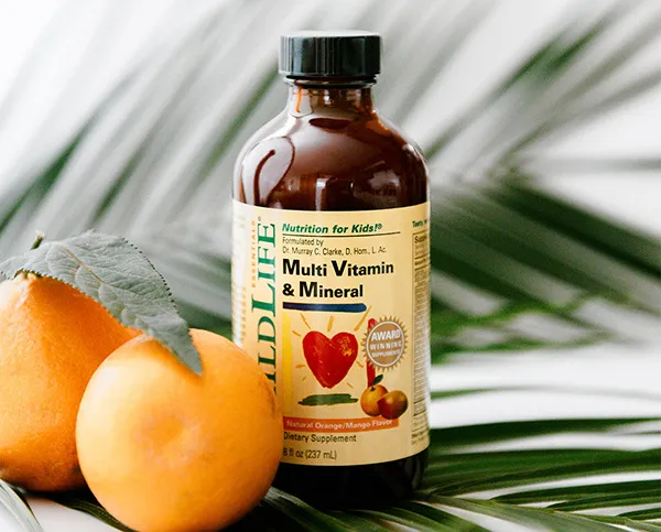 Siro Multivitamin gi&uacute;p trẻ bổ sung c&aacute;c vitamin cần thiết