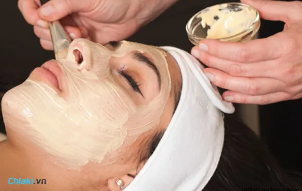 Da mặt bị cháy nắng làm sao để trắng lại? 8 cách phục hồi da hiệu quả