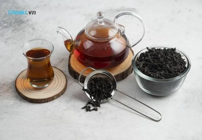 Uống nước tr&agrave; xanh, tr&agrave; đen thải mỡ bụng
