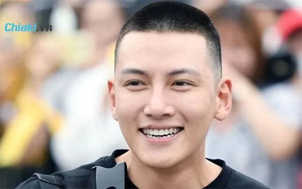 T&oacute;c ngắn nam l&iacute;nh thủy đ&aacute;nh bộ Overgrown Buzz Cuts