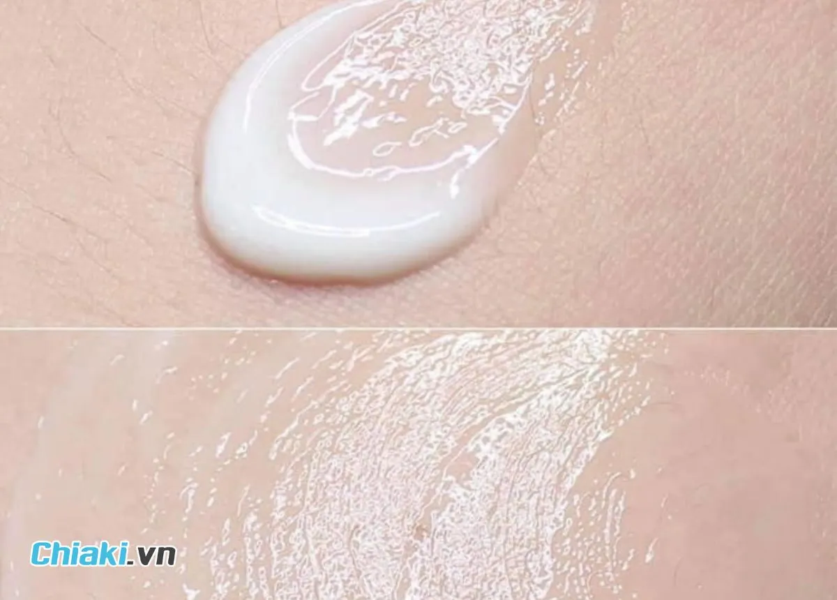 Kết cấu kem dưỡng SVR mỏng mịn, dễ thấm