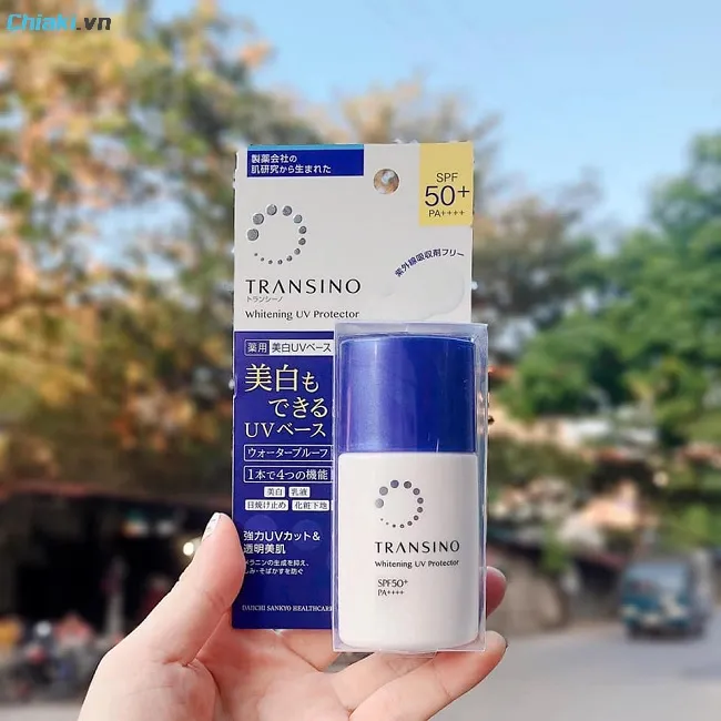 Kem chống nắng dạng gel của Nhật Transino Whitening Day Protector SPF50