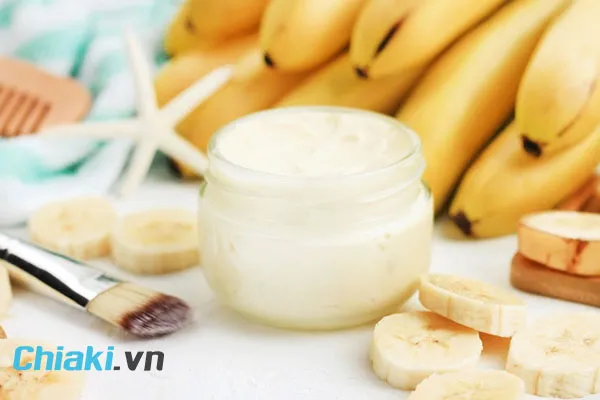 Đắp mặt nạ chuối