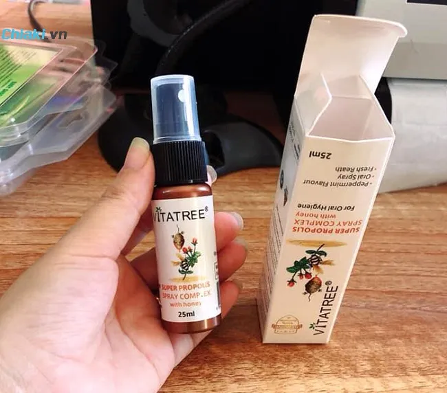 Chai xịt keo ong Vitatree của &Uacute;c