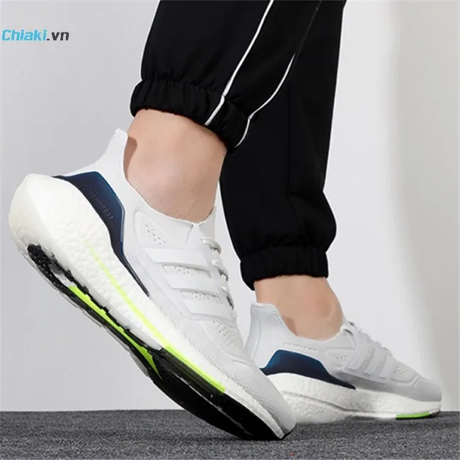 Gi&agrave;y Thể Thao Adidas UltraBoost 21