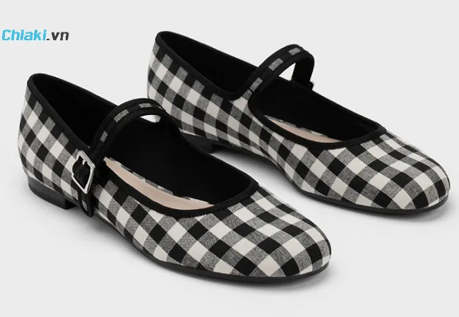 Gi&agrave;y bệt Mary Jane Charles & Keith Patent Buckled