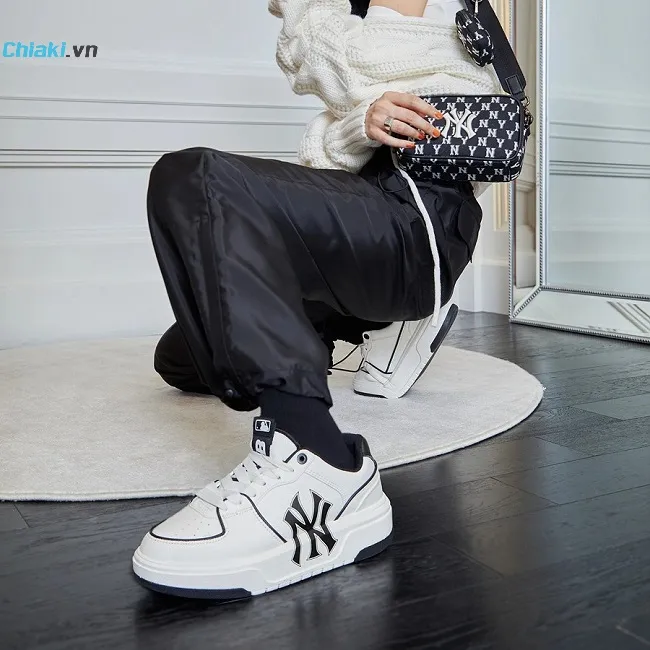 Gi&agrave;y MLB Chunky Liner Yankees Off White