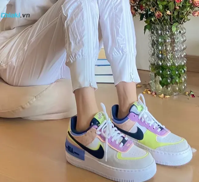 Gi&agrave;y thể thao nữ Nike Air Force 1 Shadow Crimson Tint