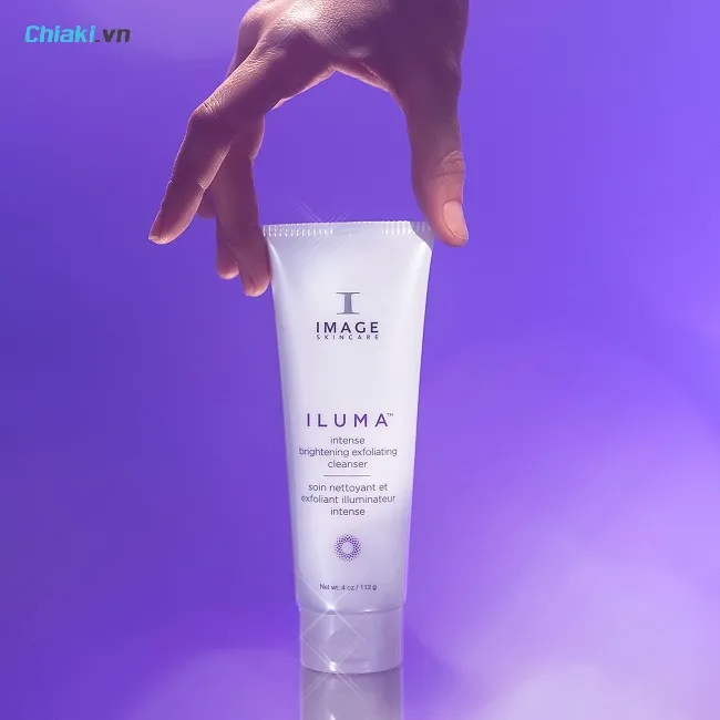 Sữa rửa mặt Image Iluma Intense Brightening Exfoliating Cleanser