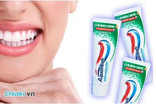 Kem đ&aacute;nh răng của Nhật gi&uacute;p trắng răng Aquafresh