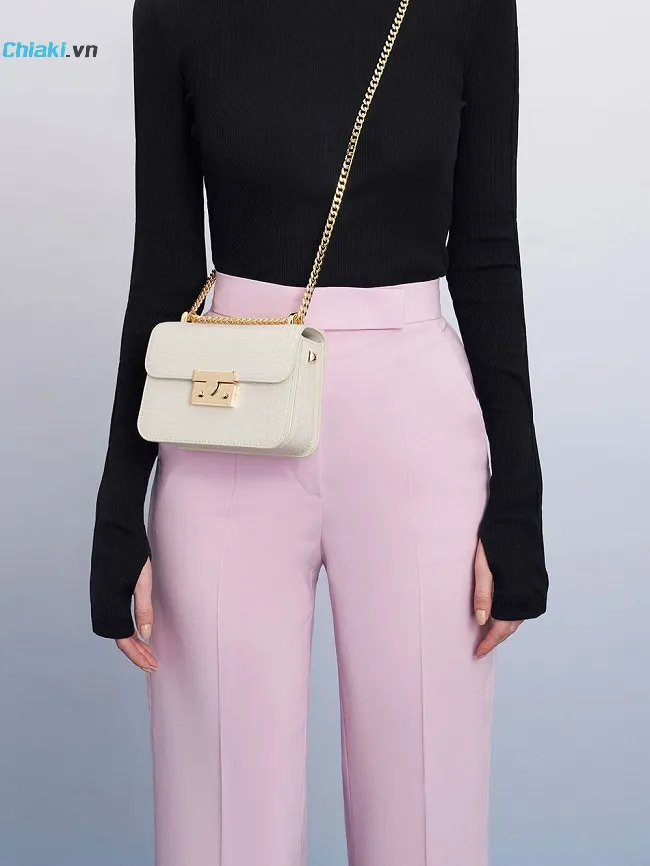 T&uacute;i đeo ch&eacute;o Charles & Keith Croc-Effect Chain Strap Crossbody - Chalk