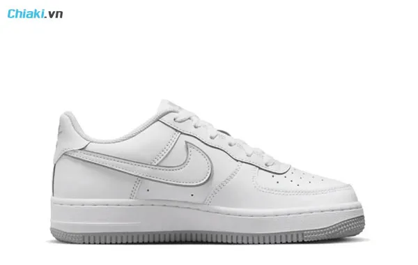 trong c&aacute;c mẫu gi&agrave;y Nike phải kể đến Air Force 1 Low GS 'White Wolf Grey' DX5805-100