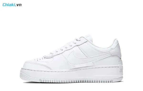 trong c&aacute;c mẫu gi&agrave;y Nike phải kể đến Air Force 1 Shadow Triple White CI0919-100