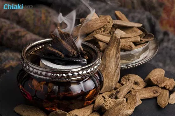 nước hoa trầm hương, nước hoa hương trầm, nước hoa m&ugrave;i trầm hương