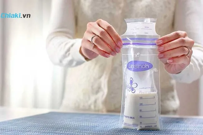 C&aacute;ch bảo quản sữa mẹ trong tủ lạnh
