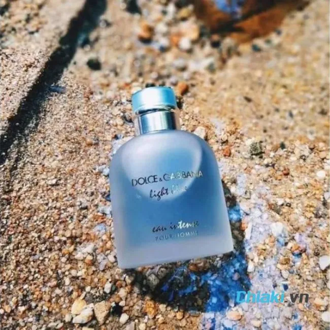 Nước hoa hương biển Dolce & Gabbana Light Blue Eau Intense Pour Homme