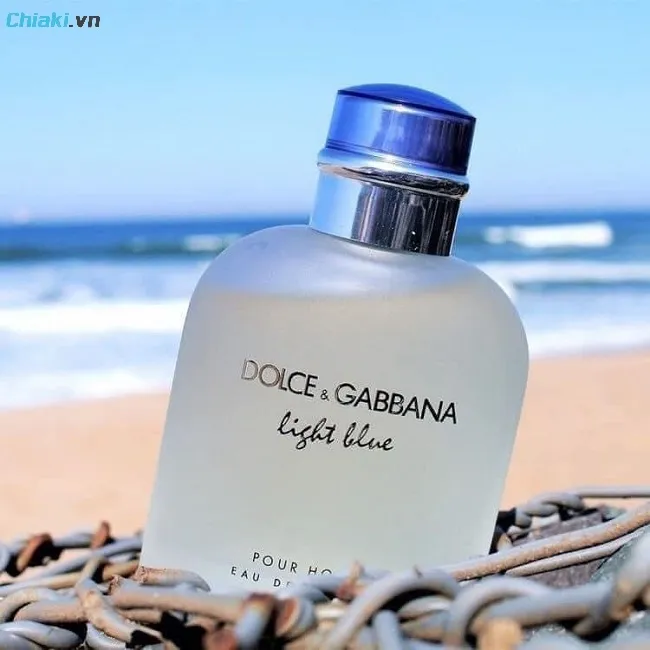 Nước hoa nam m&ugrave;i nhẹ m&aacute;t Dolce Gabbana Light Blue Pour Homme của v&ugrave;ng Địa Trung Hải