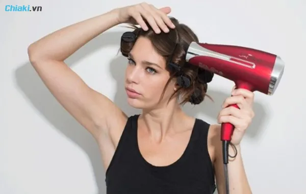 C&aacute;ch giữ nếp t&oacute;c uốn bằng m&aacute;y sấy