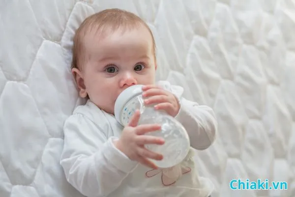 Lưu &yacute; quan trọng khi pha sữa ColosBaby cho b&eacute;
