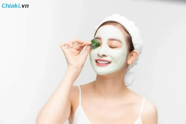 Thực hiện đắp mặt nạ trong khoảng 10 - 20 ph&uacute;t