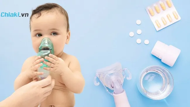 Thế n&agrave;o l&agrave; x&ocirc;ng kh&iacute; dung bằng nước muối cho b&eacute;?