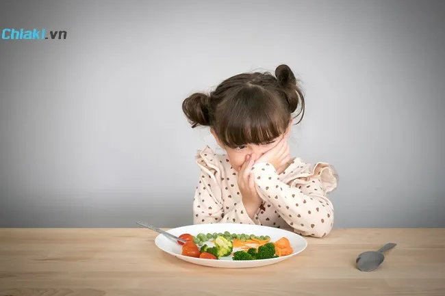 Nguy&ecirc;n nh&acirc;n b&eacute; 4 tuổi chậm tăng c&acirc;n