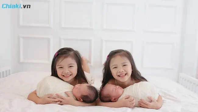 Khi bạn kh&ocirc;ng đủ sữa hoặc sinh đ&ocirc;i th&igrave; c&oacute; thể sử dụng trộn sữa mẹ với sữa c&ocirc;ng thức
