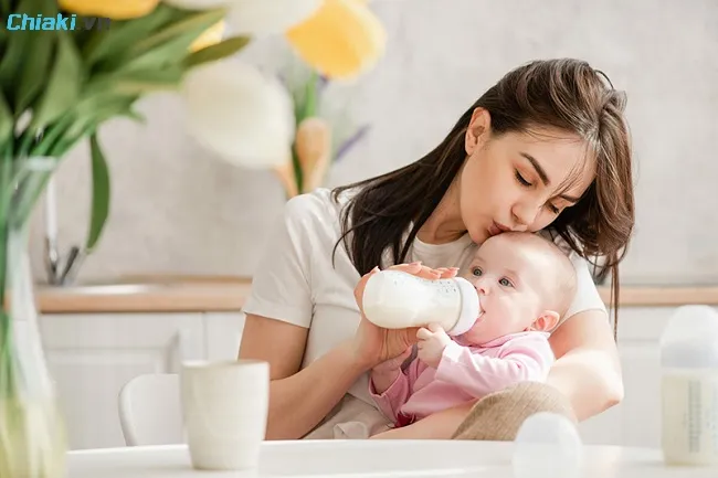 Kh&ocirc;ng pha sữa qu&aacute; đặc hoặc qu&aacute; lo&atilde;ng
