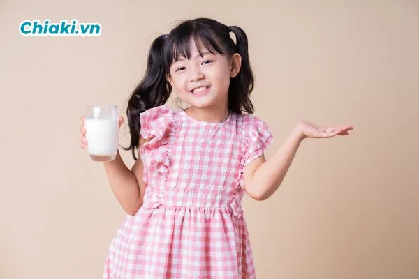 Sữa A2 nguy&ecirc;n kem tốt cho trẻ đang trong giai đoạn ph&aacute;t triển