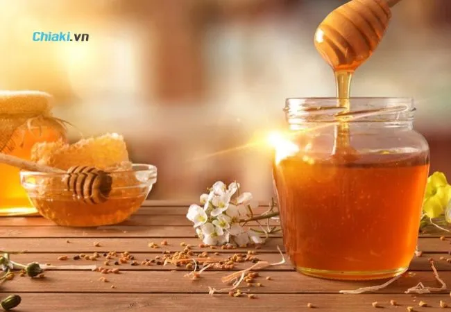 C&aacute;ch l&agrave;m trắng da mặt bằng mật ong