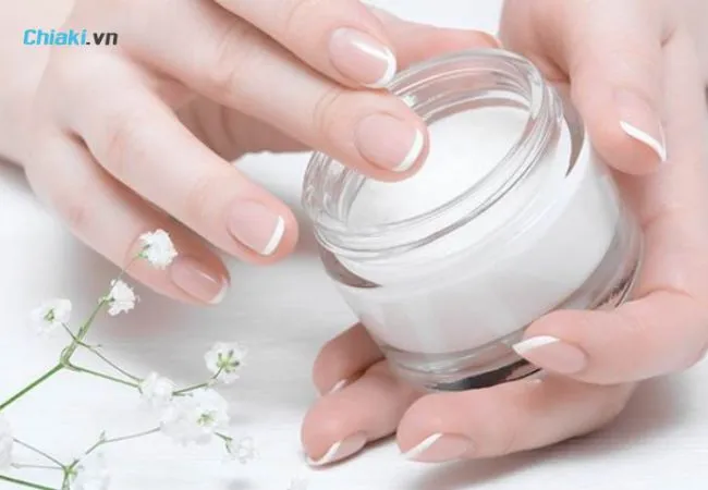 Kem dưỡng ẩm l&agrave; g&igrave;?