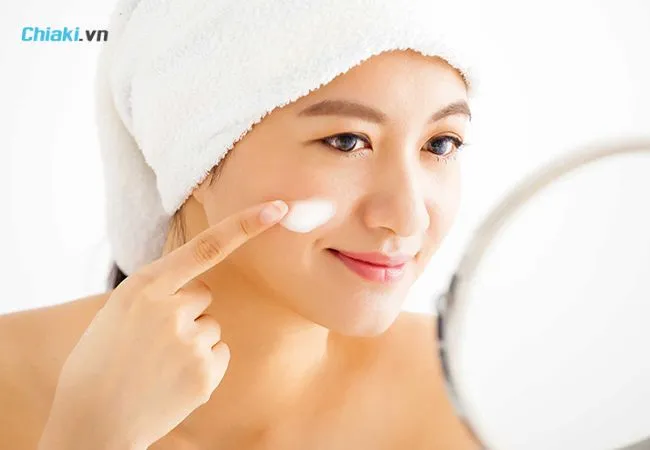 C&aacute;ch sử dụng kem dưỡng ẩm đ&uacute;ng c&aacute;ch