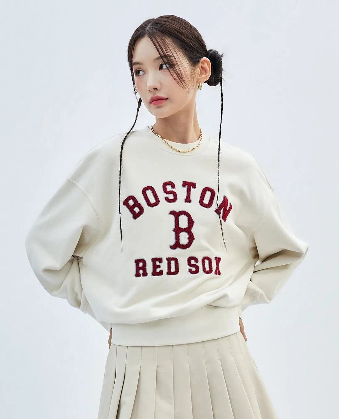 &Aacute;o sweatshirt nữ cổ tr&ograve;n tay d&agrave;i Varsity Over Fit