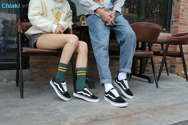 C&aacute;c kiểu d&aacute;ng của Vans cũng kh&aacute; đơn giản, form gi&agrave;y rộng r&atilde;i, tạo được cảm gi&aacute;c thoải m&aacute;i