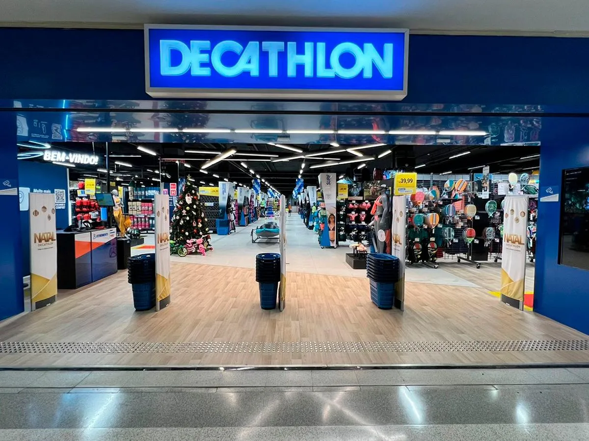 Cửa h&agrave;ng đồ thể thao Decathlon Aeon Mall H&agrave; Đ&ocirc;ng