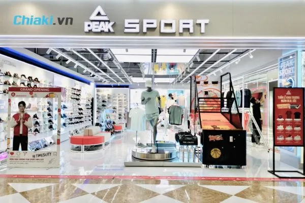Cửa h&agrave;ng gi&agrave;y Peak Sport Vietnam