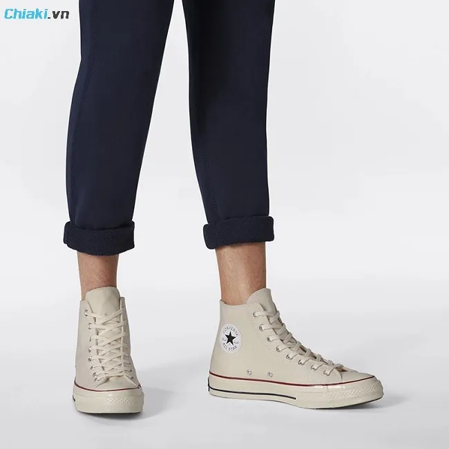 Gi&agrave;y sneaker High &ndash; top tr&ocirc;ng bạn năng động v&agrave; khỏe khoắn